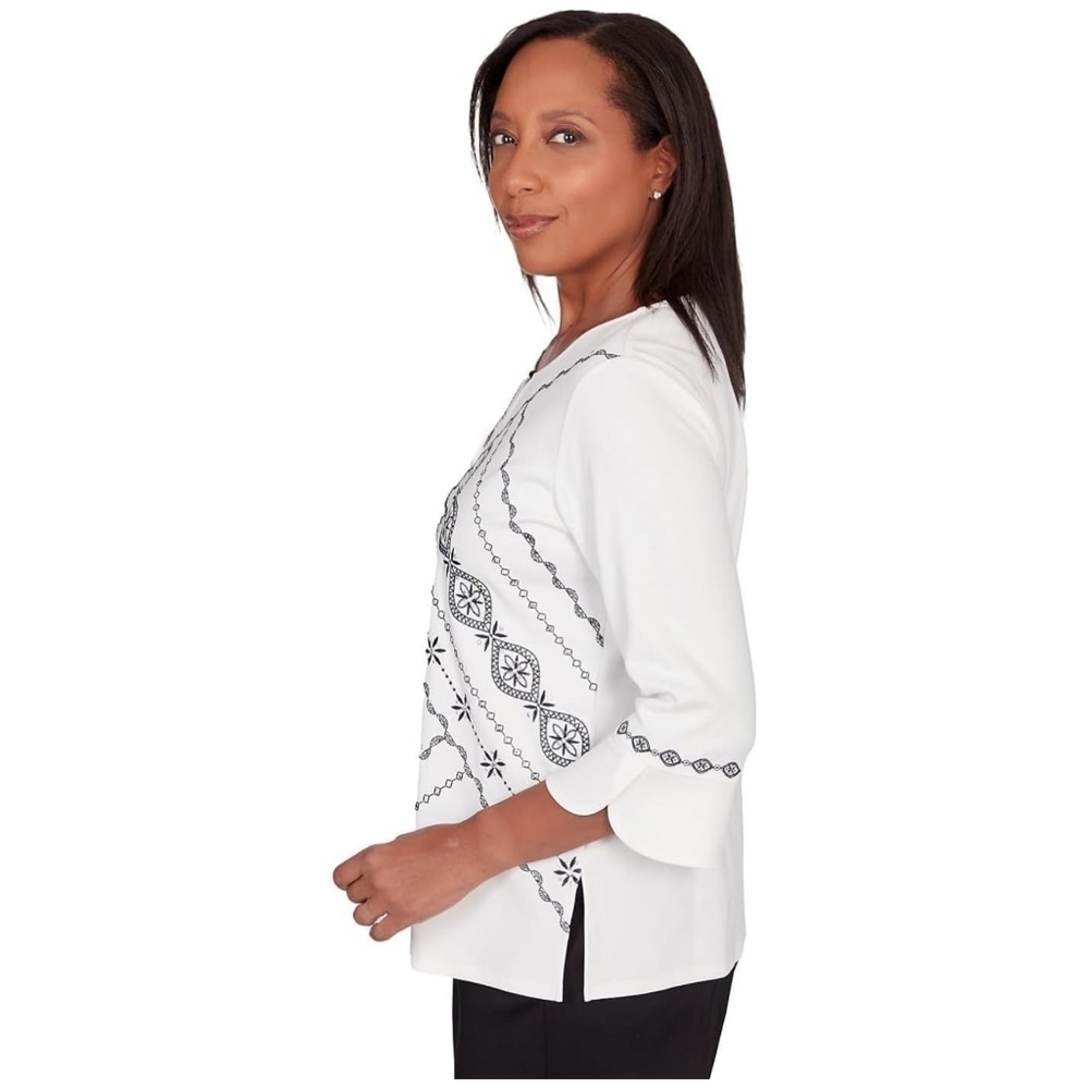 Sz Medium NWT Alfred Dunner "Opposites Attract" Top